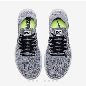 NIKE FLYKNIT FREERUNS